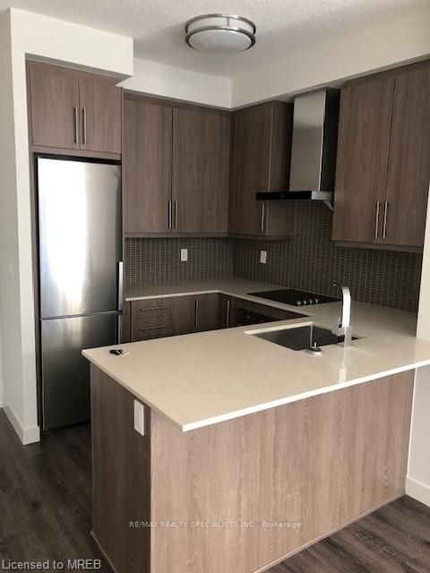 2093 Fairview Street, #2008
