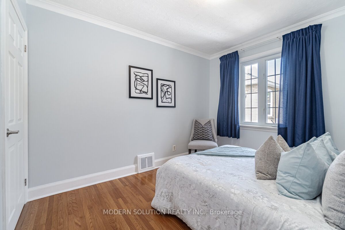 1421 Radcliffe Blvd