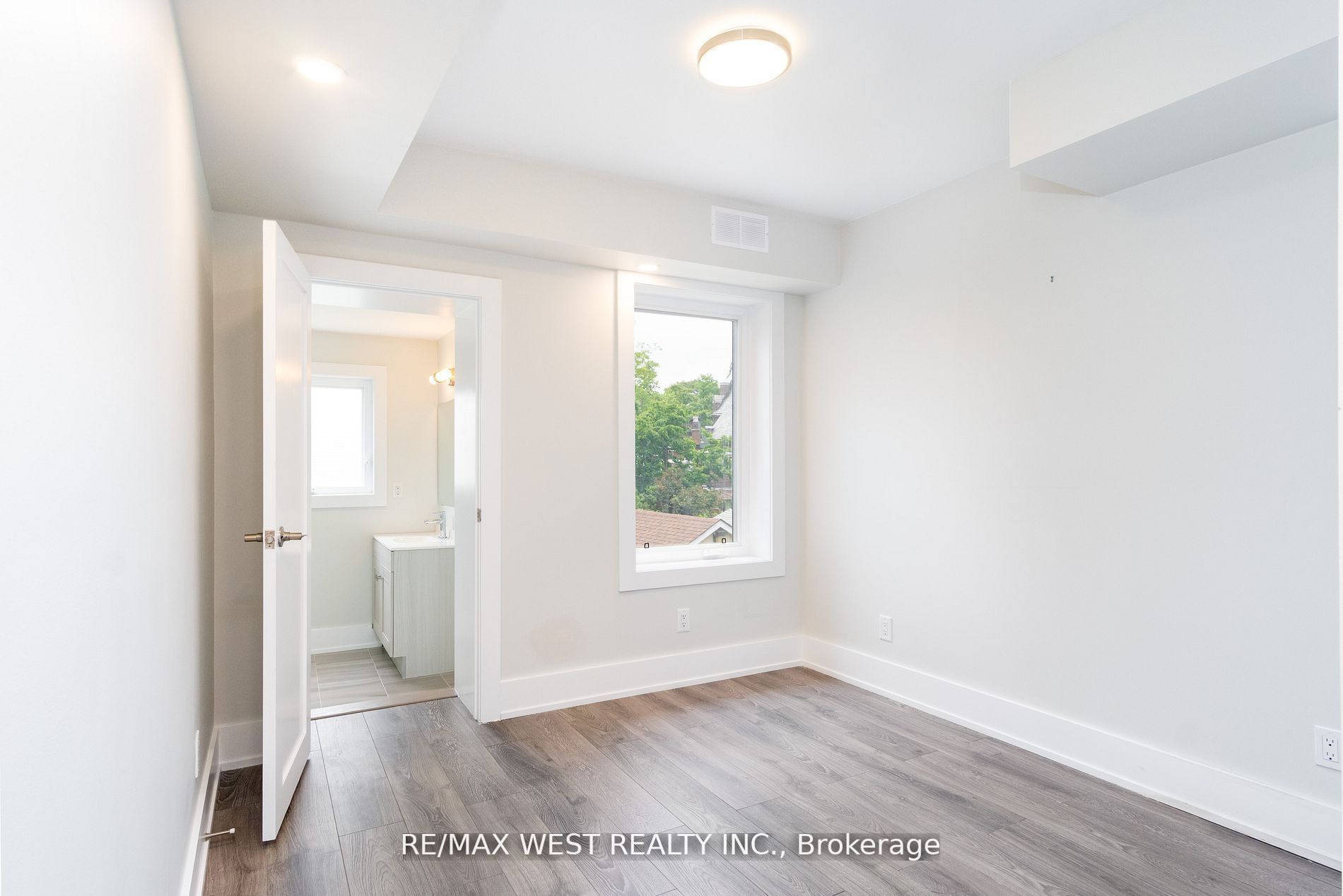 23 Radford Avenue