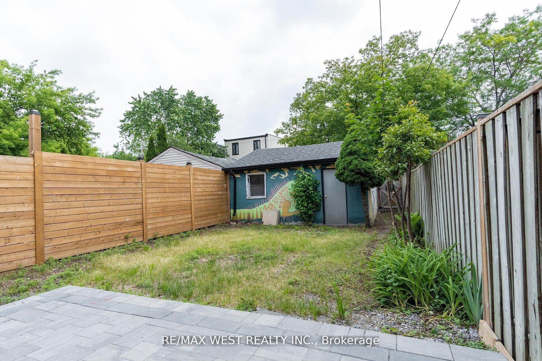 23 Radford Avenue