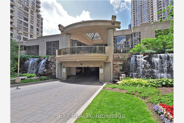 3888 Duke Of York Blvd S, Mississauga
