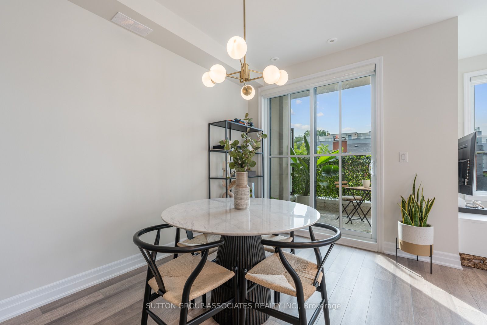 665 Cricklewood Dr, #730