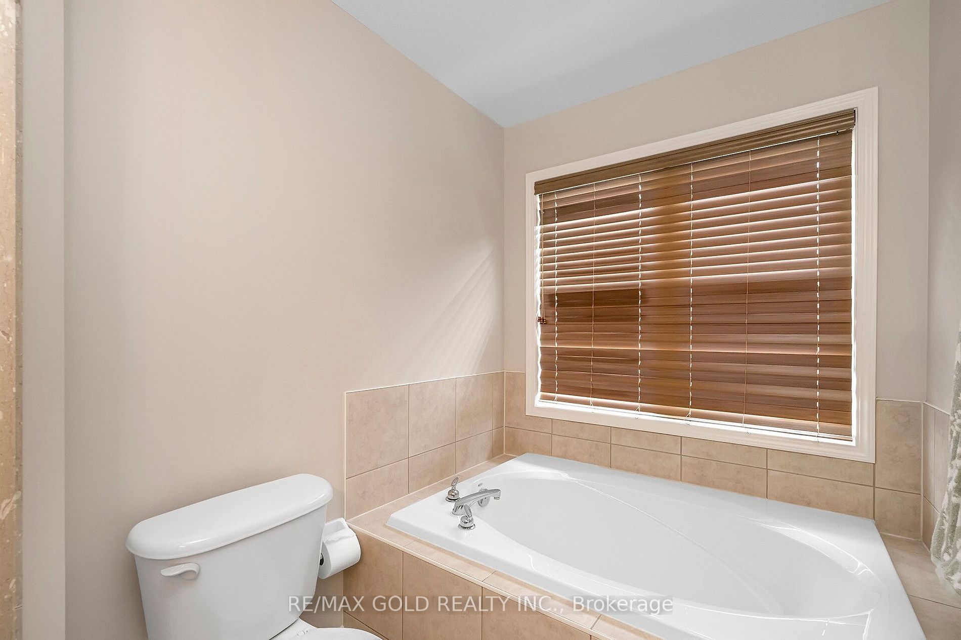 65 Sugarhill Dr