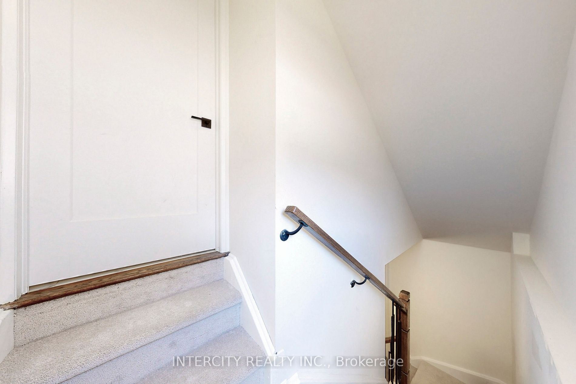 62 Royal Fern Cres