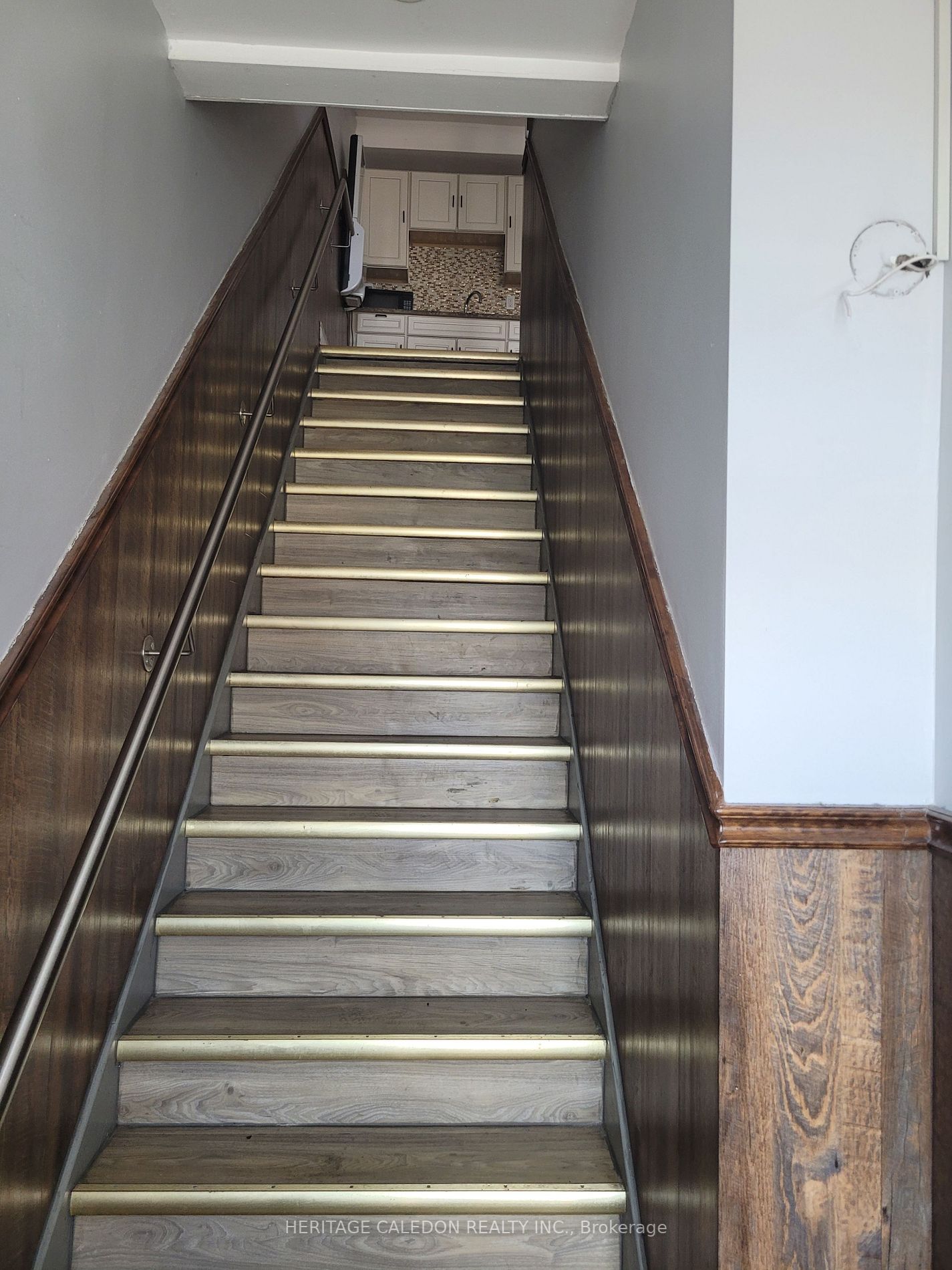 47 Queen St W, #2nd Flr