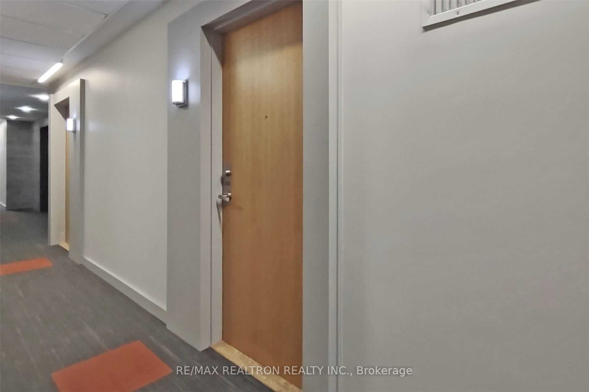 36 Howard Park Ave, #302