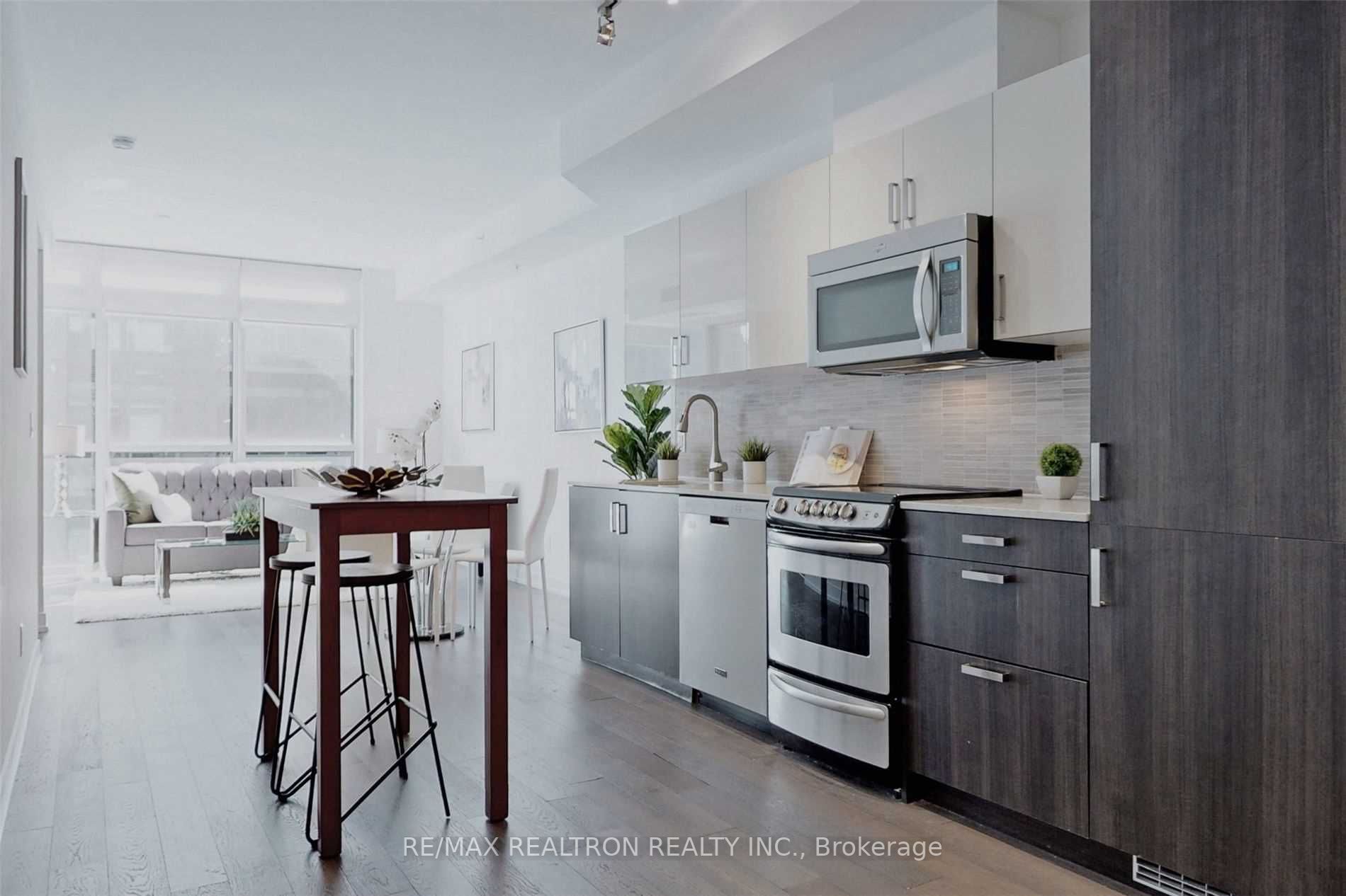 36 Howard Park Ave, #302
