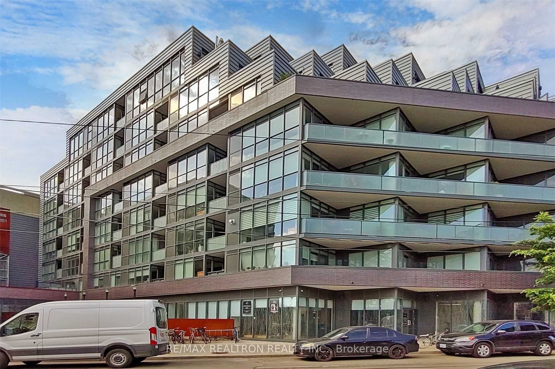 36 Howard Park Ave, #302