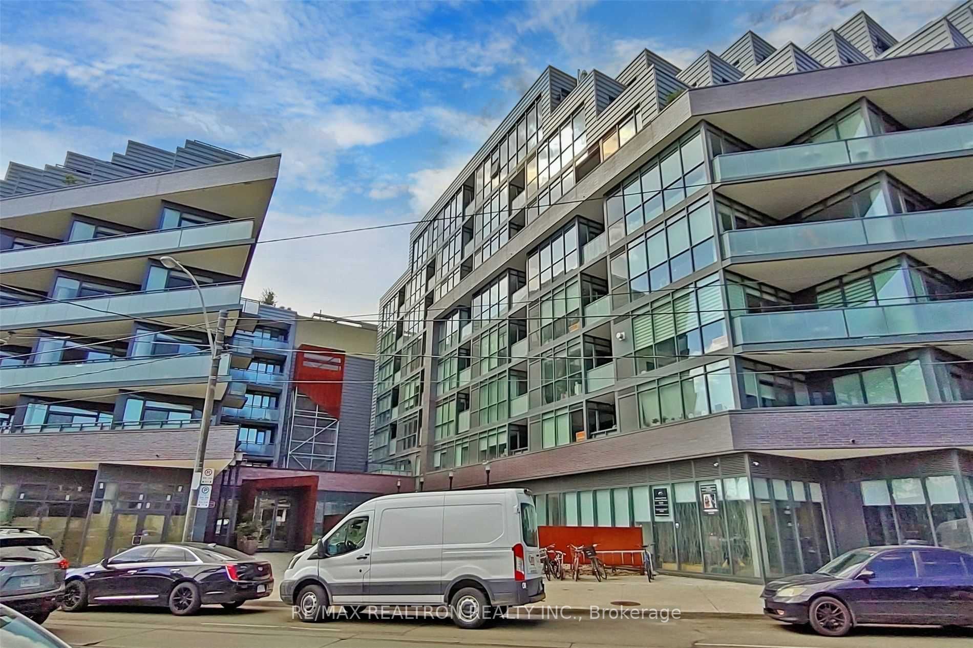 36 Howard Park Ave, #302