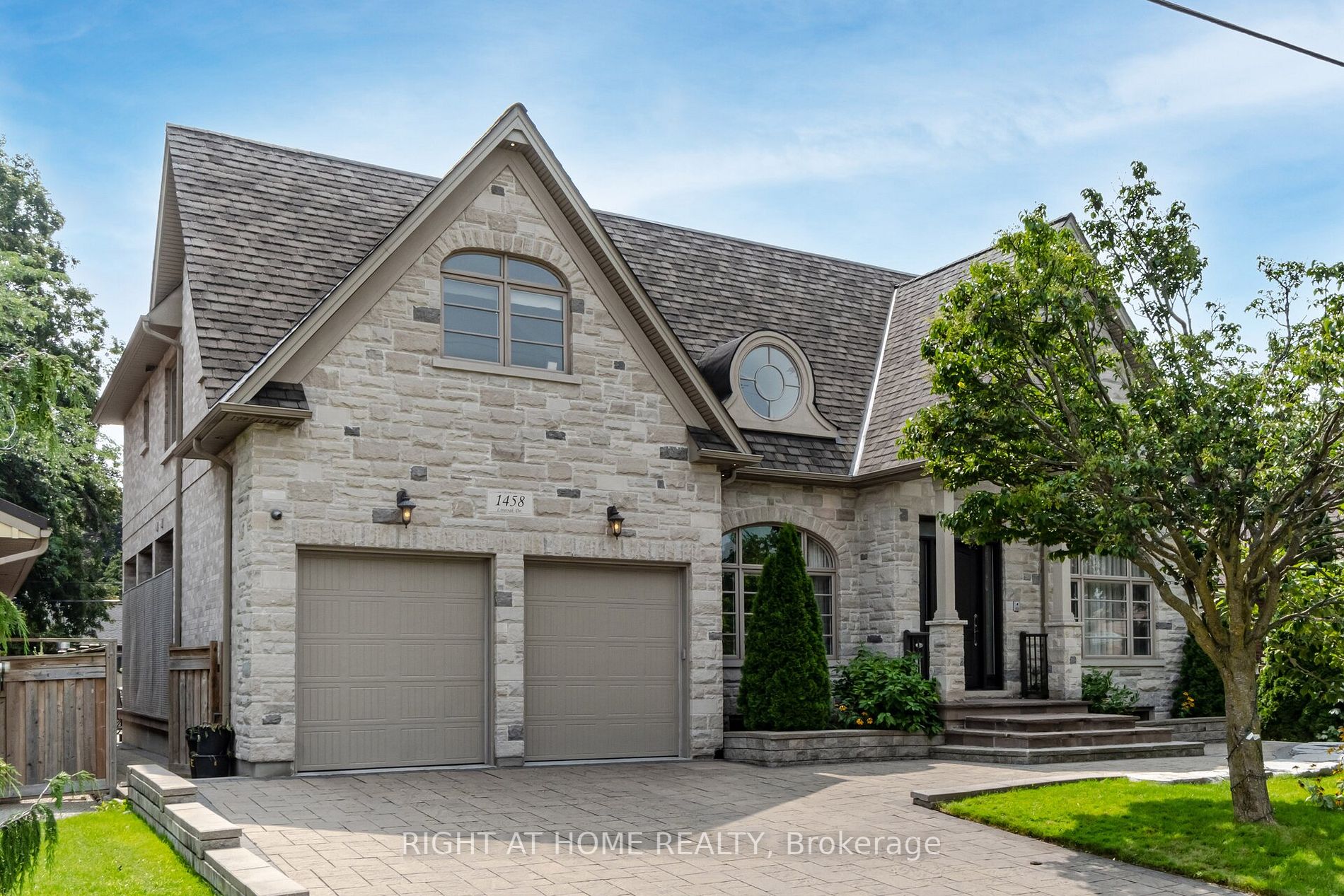 1458 Liveoak Dr