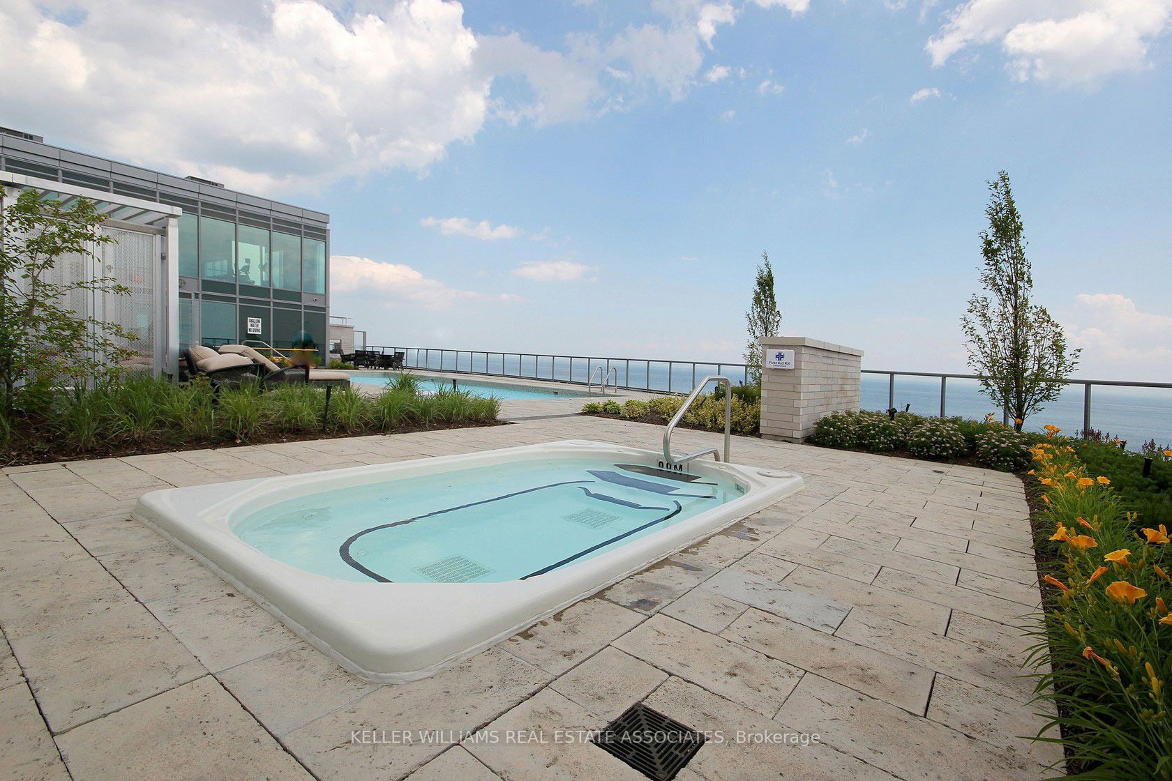 11 Bronte Rd, #413