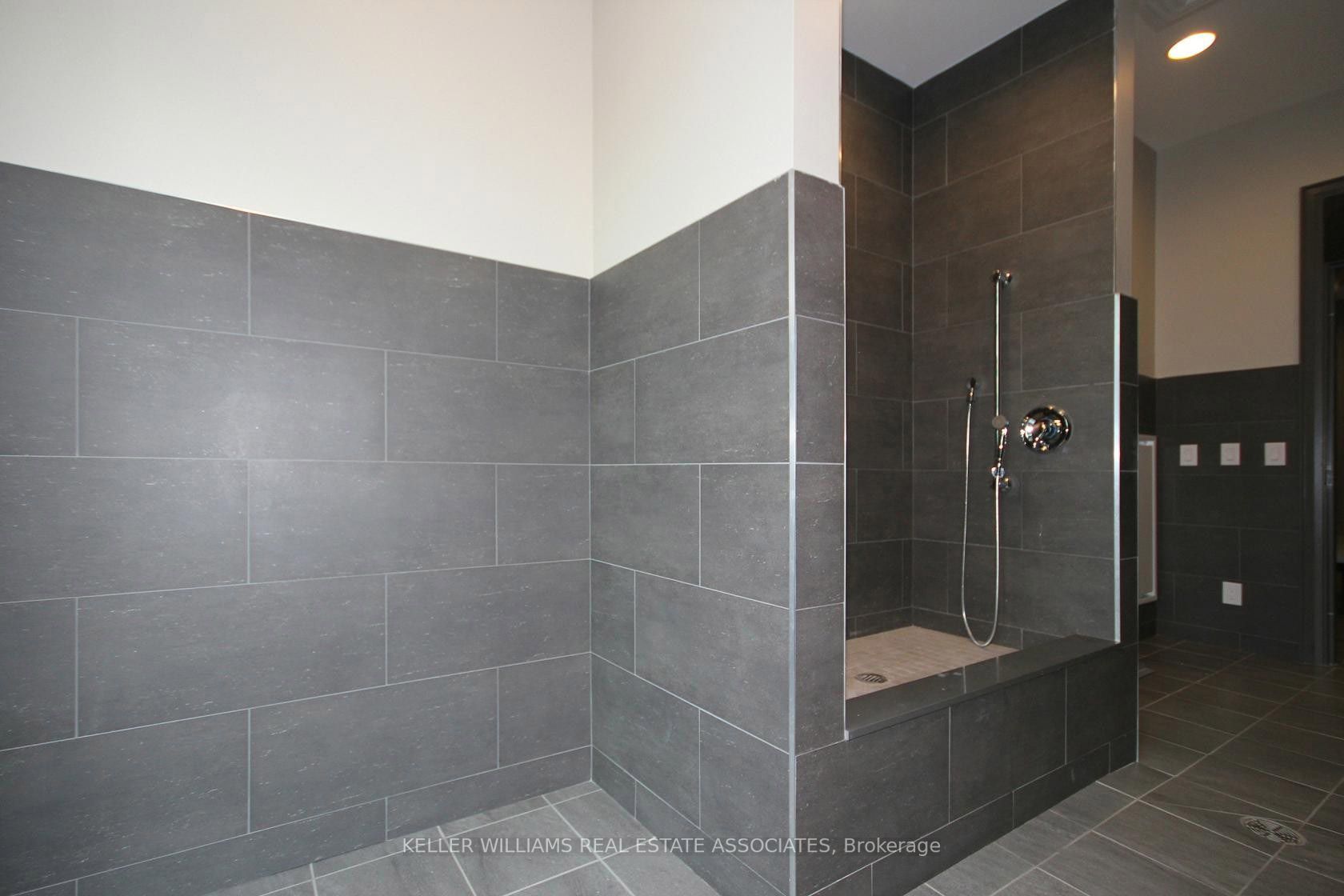 11 Bronte Rd, #413