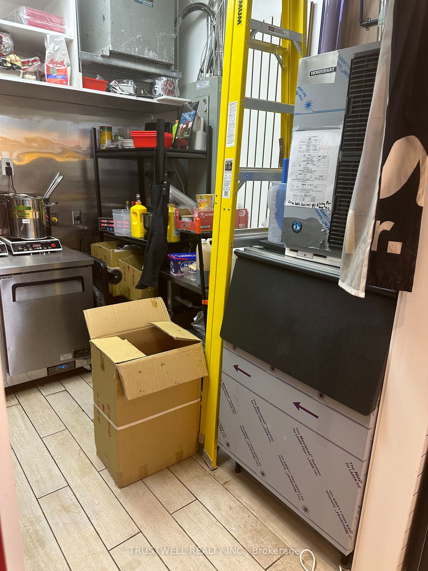 380 Dundas St E, #D6