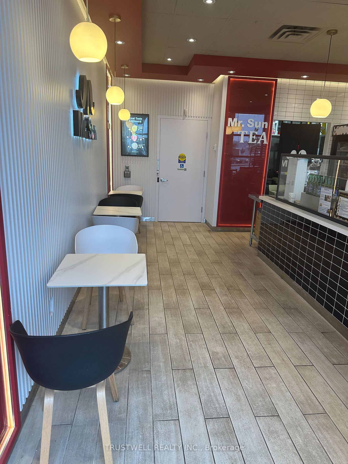 380 Dundas St E, #D6