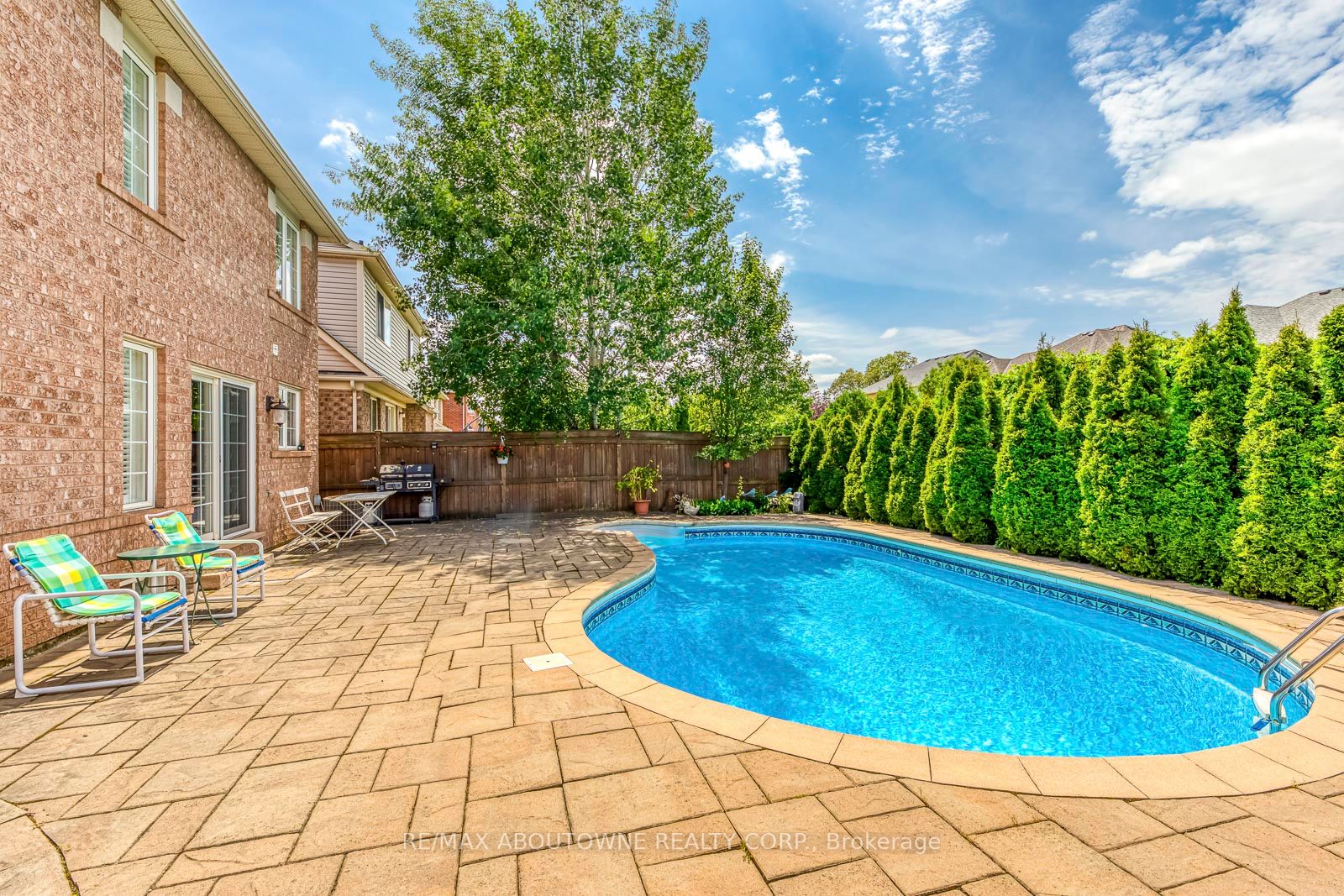 2328 Calloway Dr
