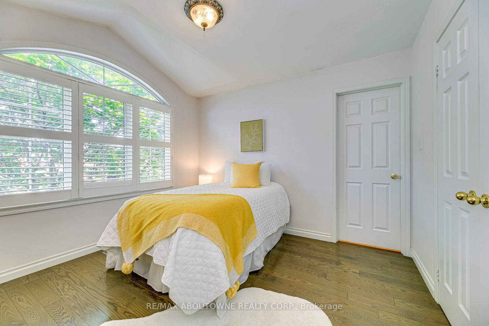 2328 Calloway Dr