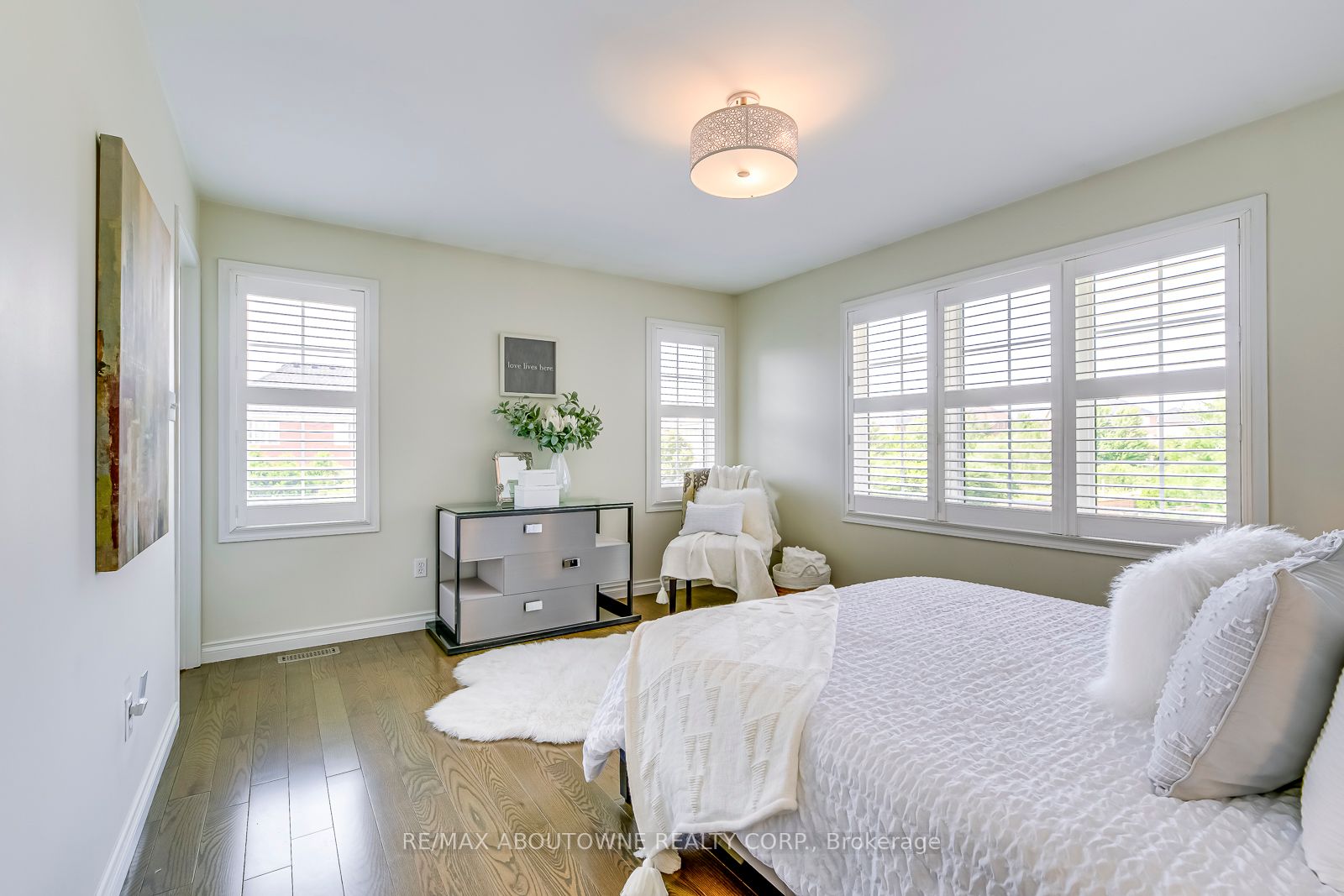 2328 Calloway Dr