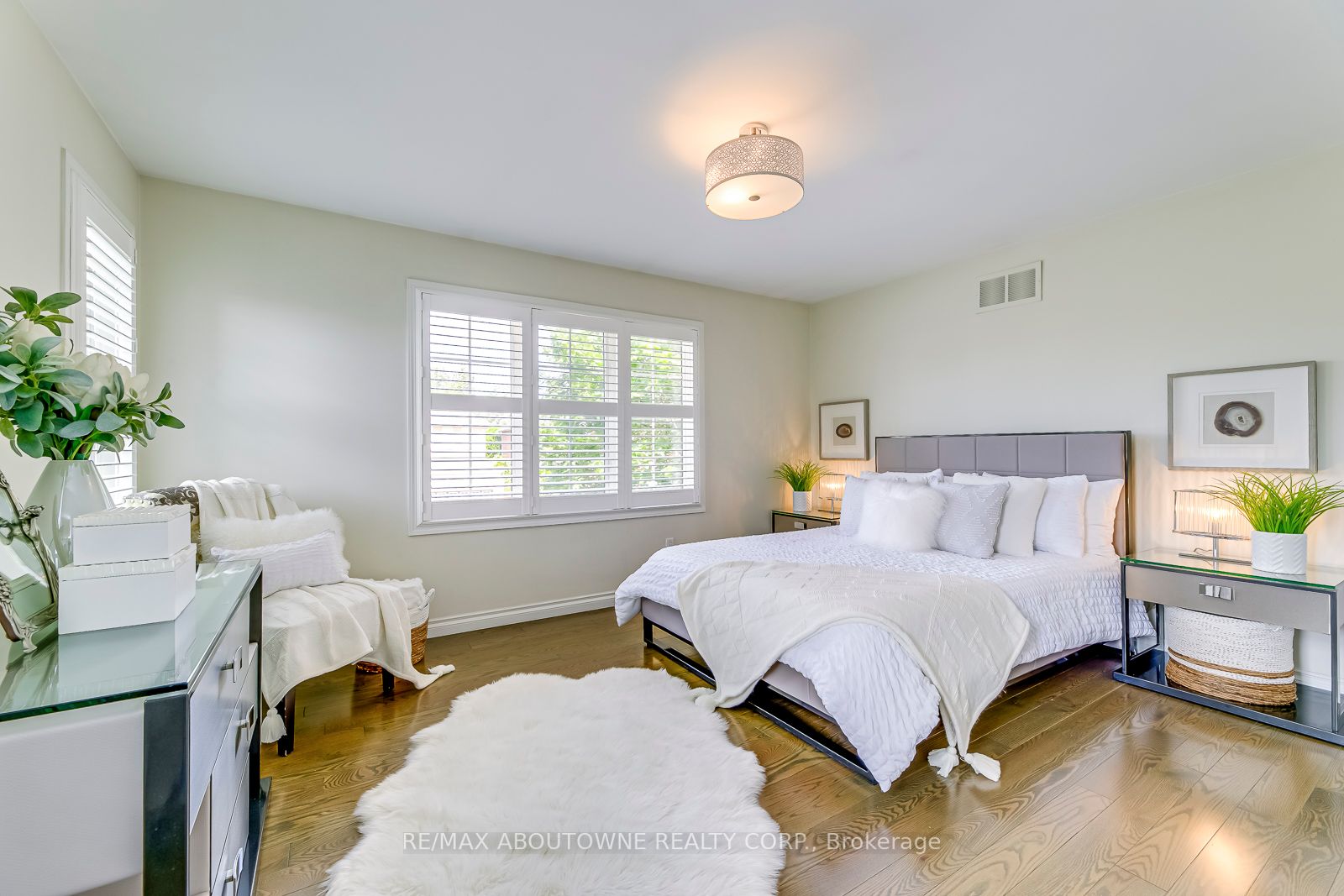 2328 Calloway Dr