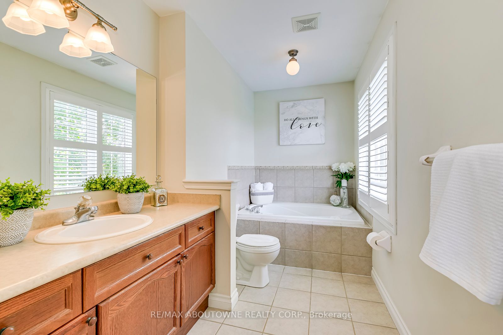 2328 Calloway Dr