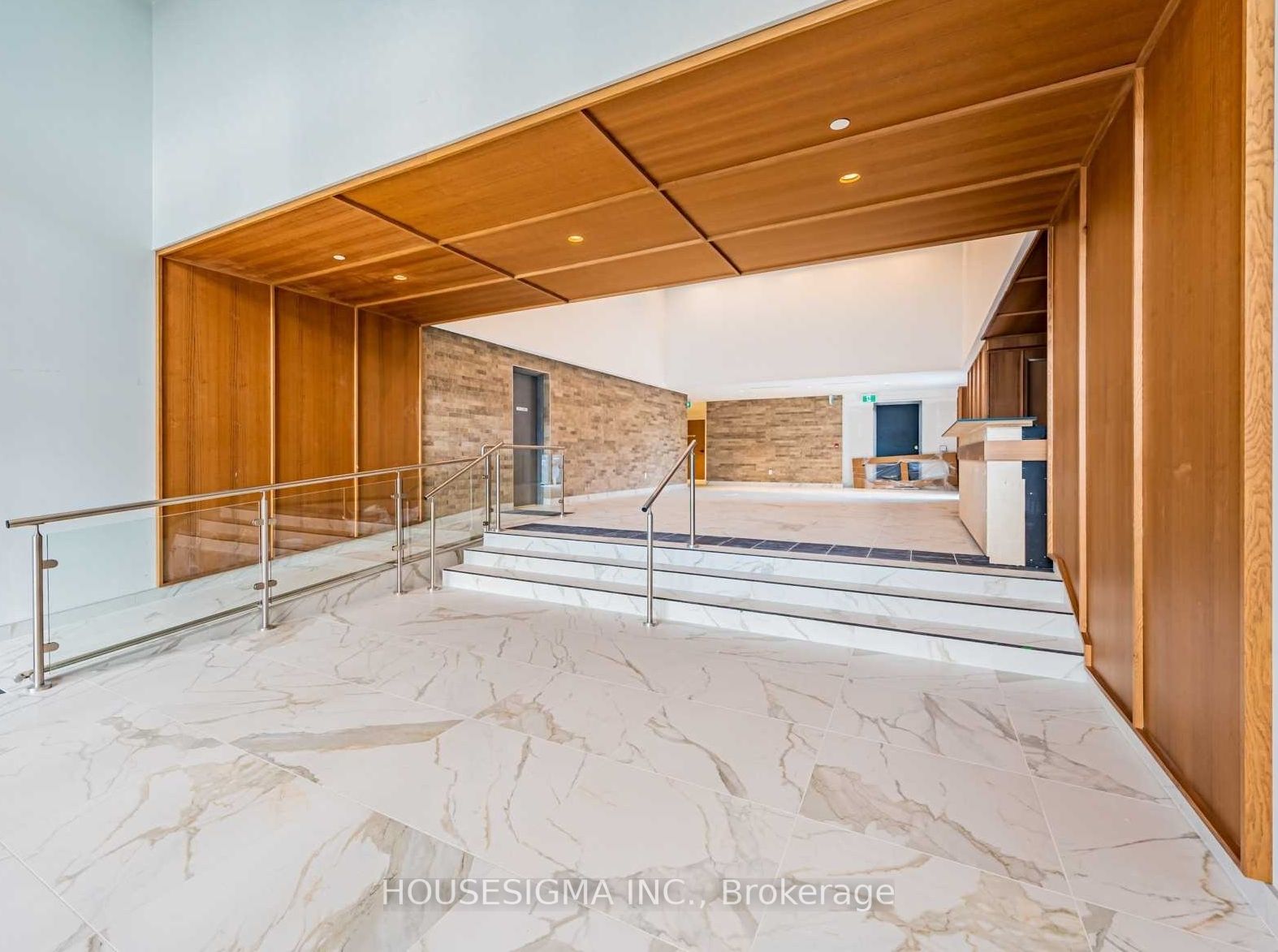 2300 St Clair Ave W, #429