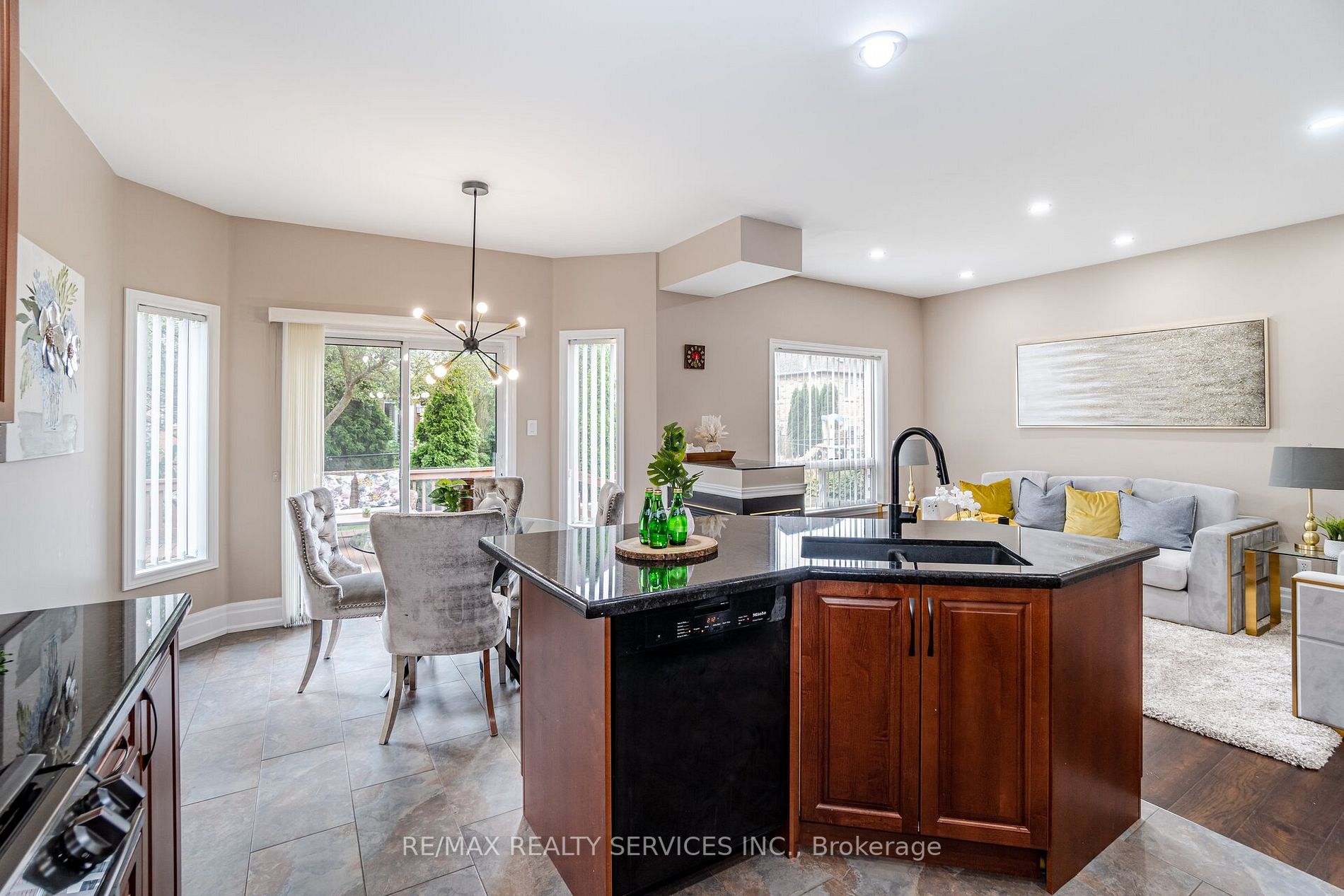 Listing W6703876 - Large Photo # 14