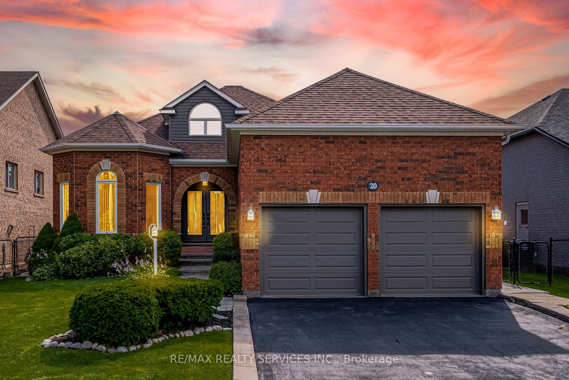 Listing W6703876 - Large Photo # 1