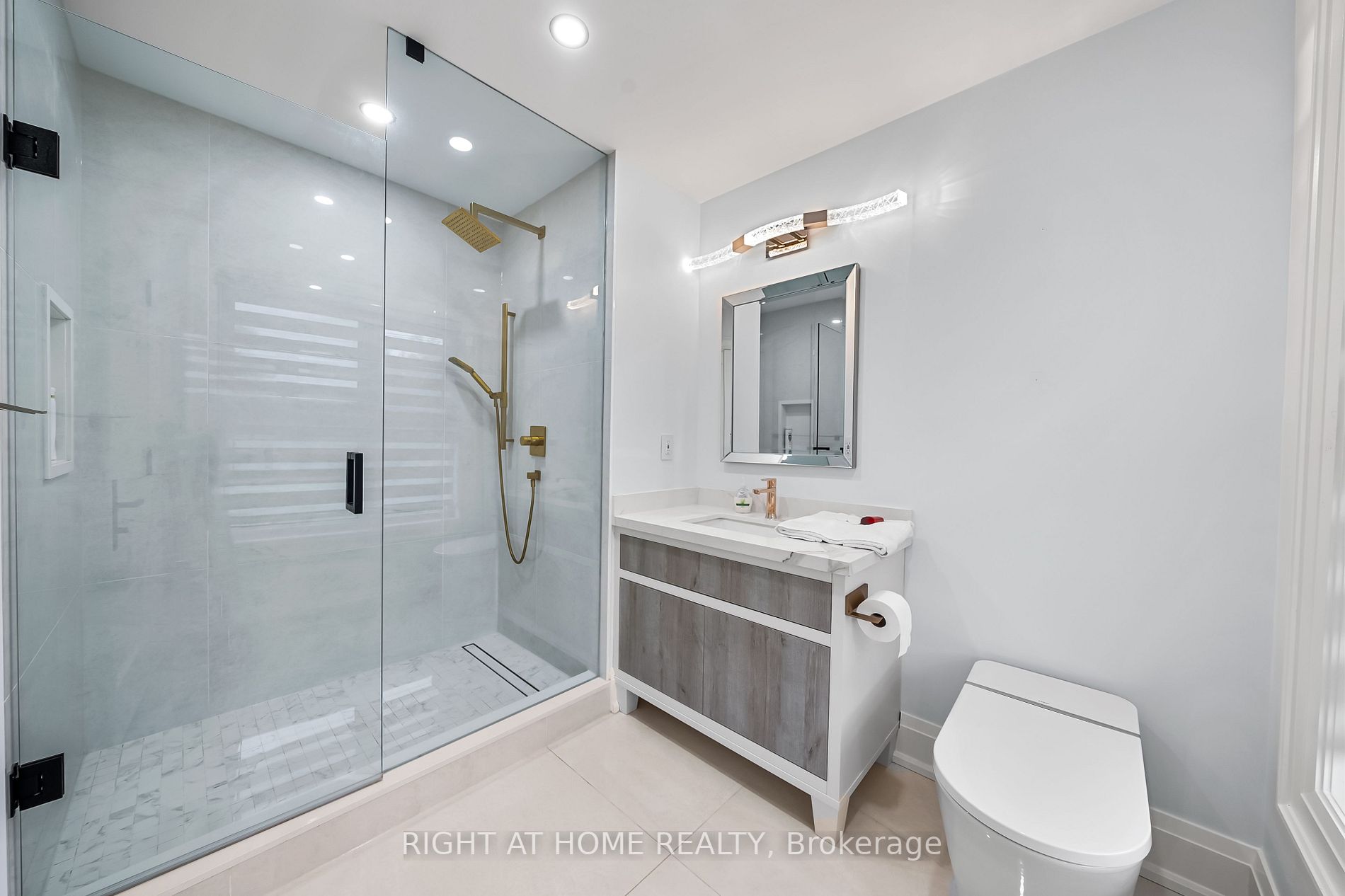 246 Edenbridge Drive