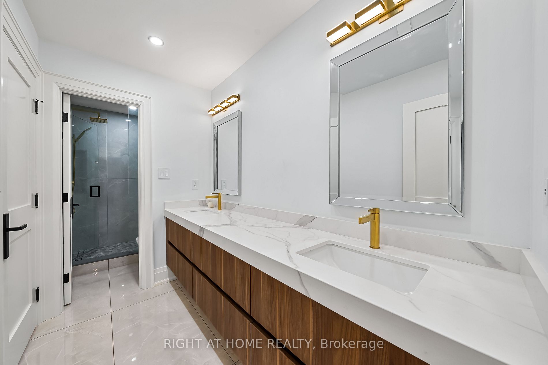 246 Edenbridge Drive