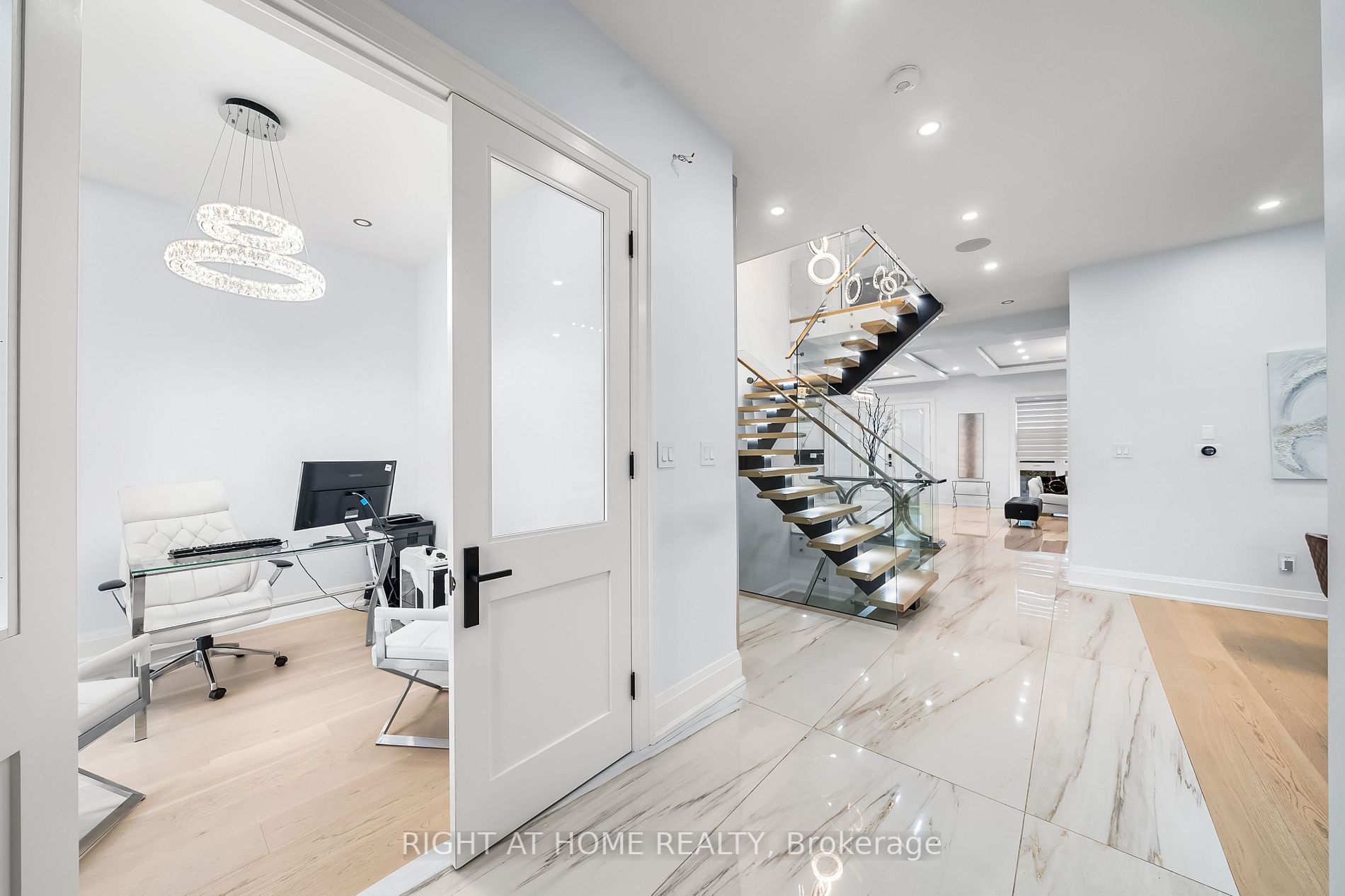 246 Edenbridge Drive