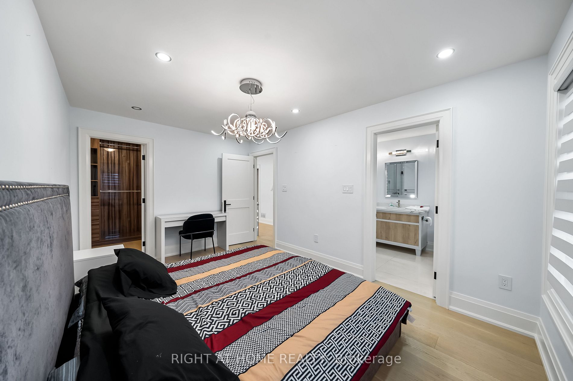 246 Edenbridge Drive