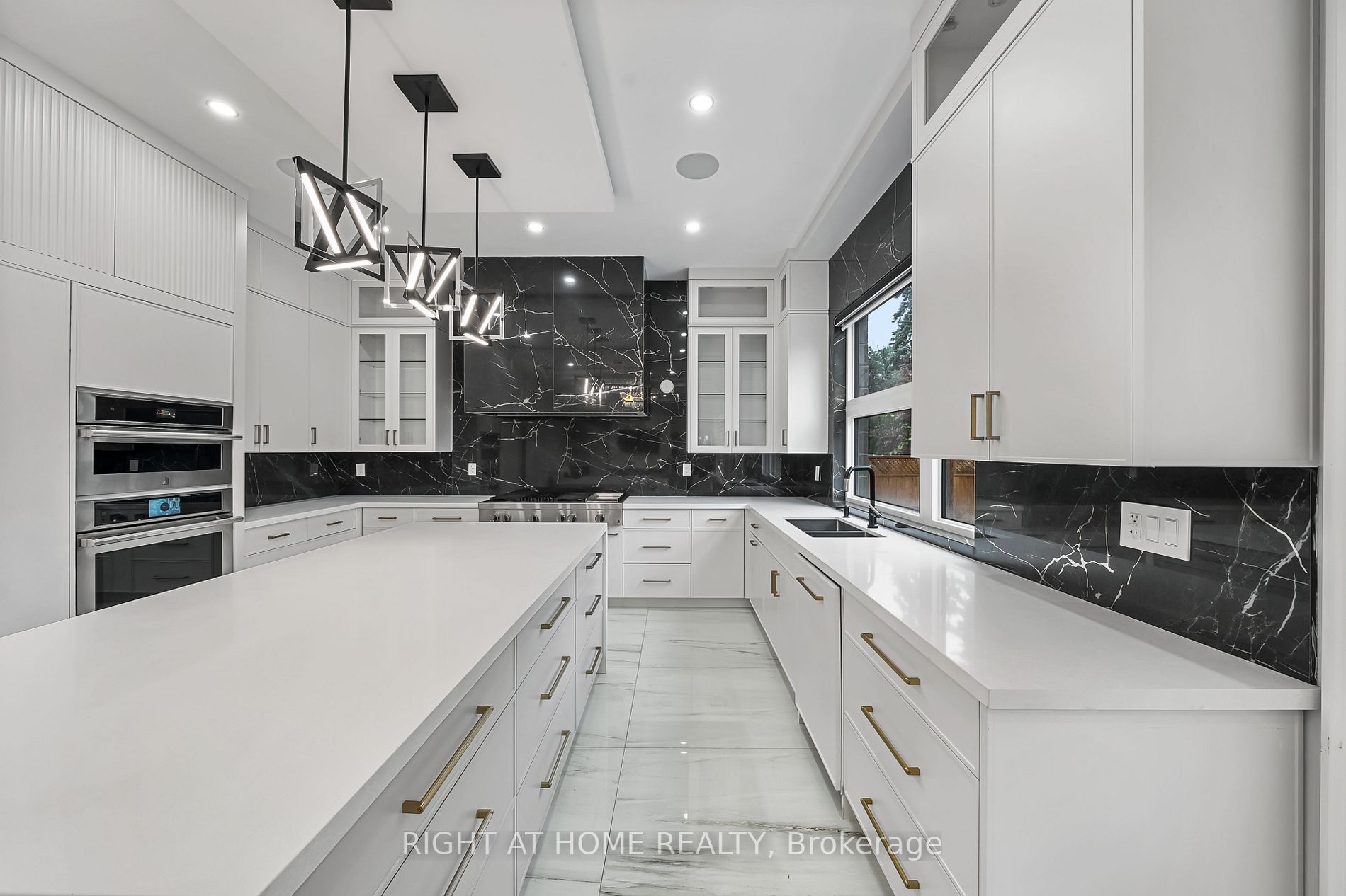 246 Edenbridge Drive