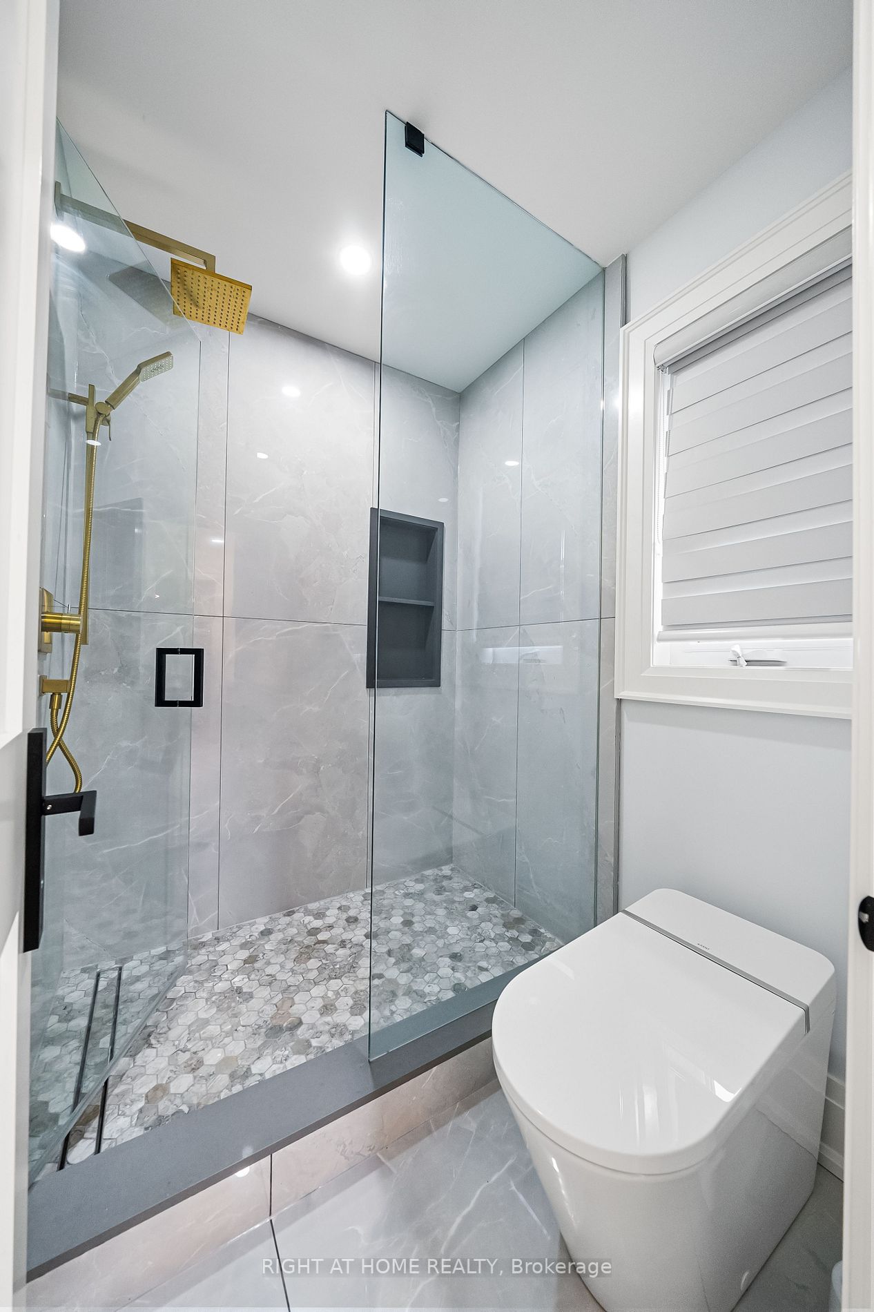 246 Edenbridge Drive