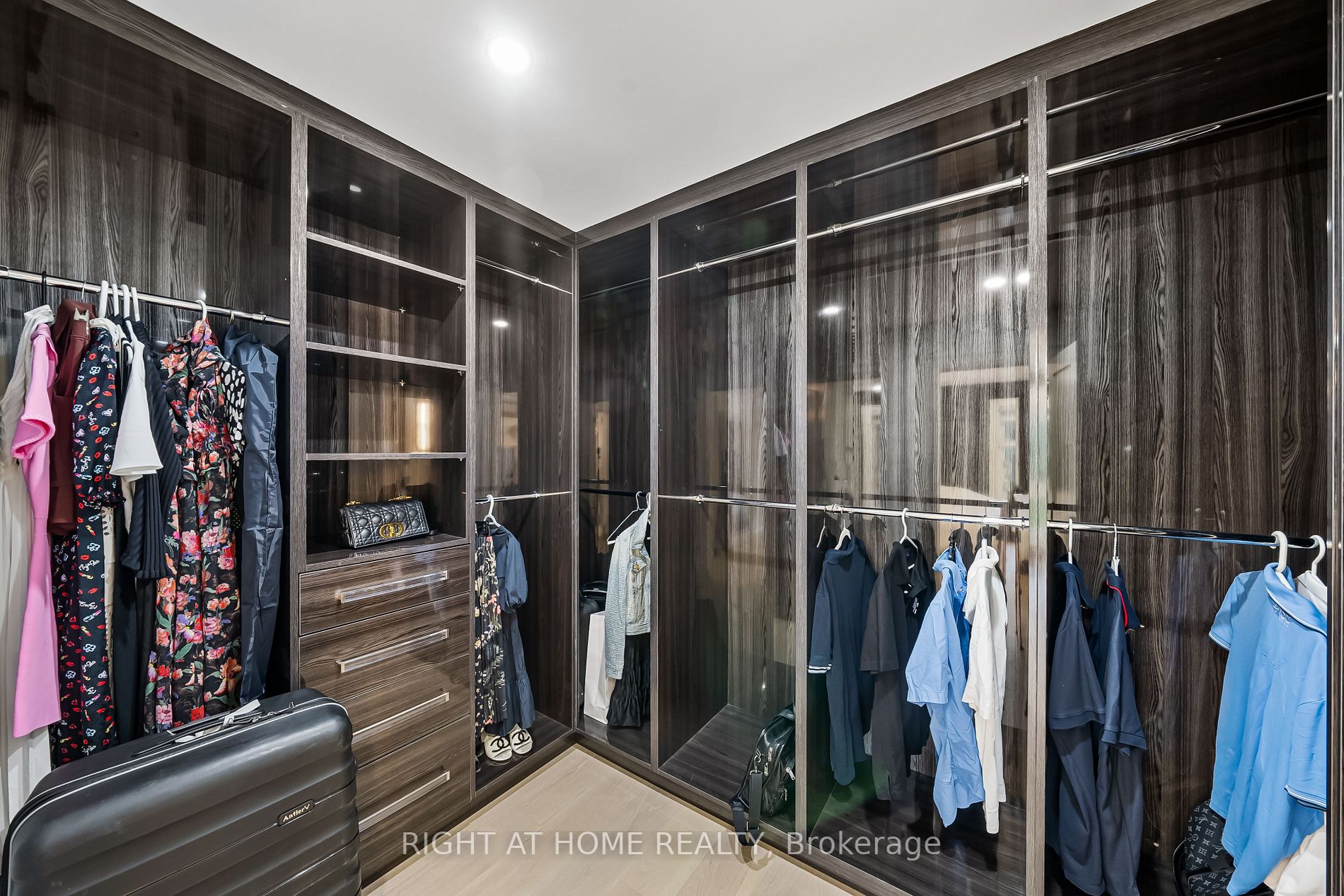 246 Edenbridge Drive