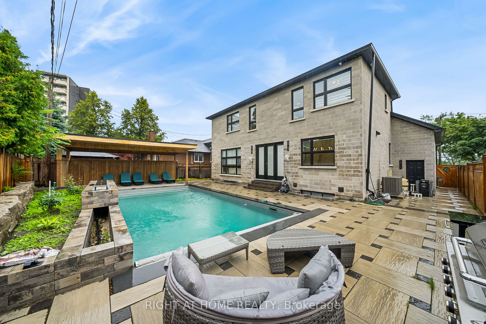 246 Edenbridge Drive