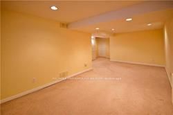 37 Wickstead Crt, #37