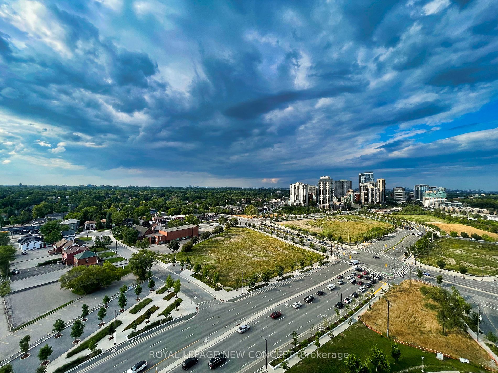 5229 Dundas St W, #1806