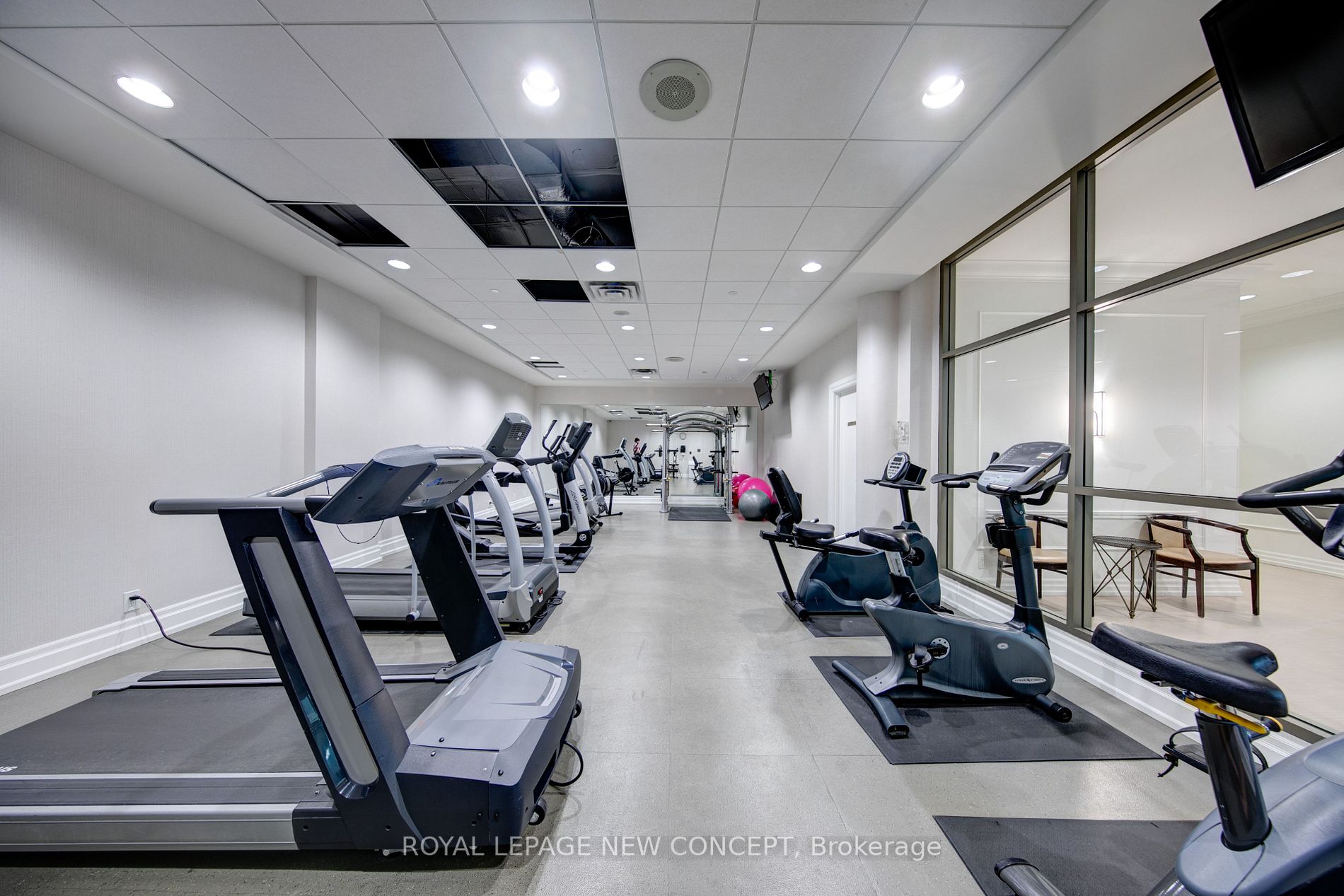 5229 Dundas St W, #1806