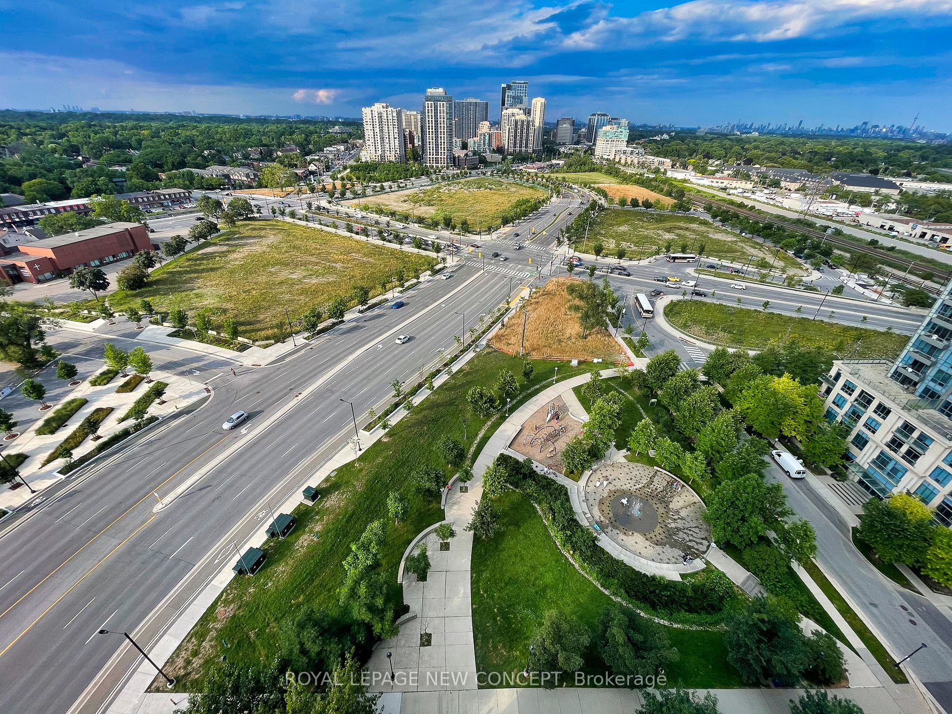 5229 Dundas St W, #1806