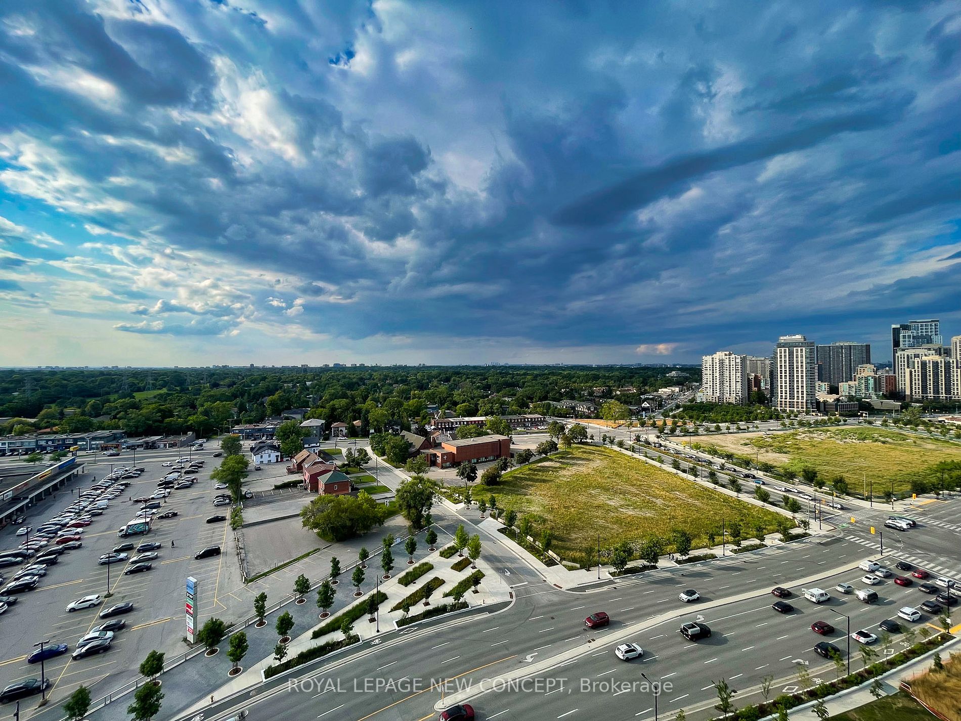 5229 Dundas St W, #1806