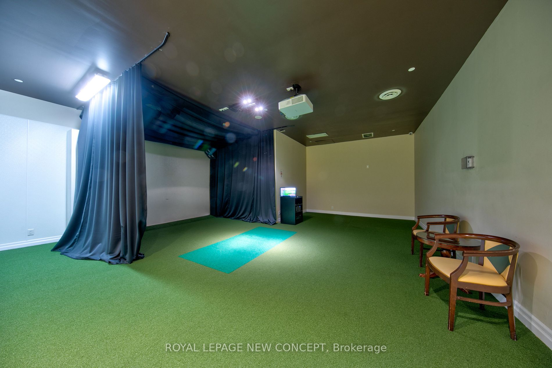 5229 Dundas St W, #1806