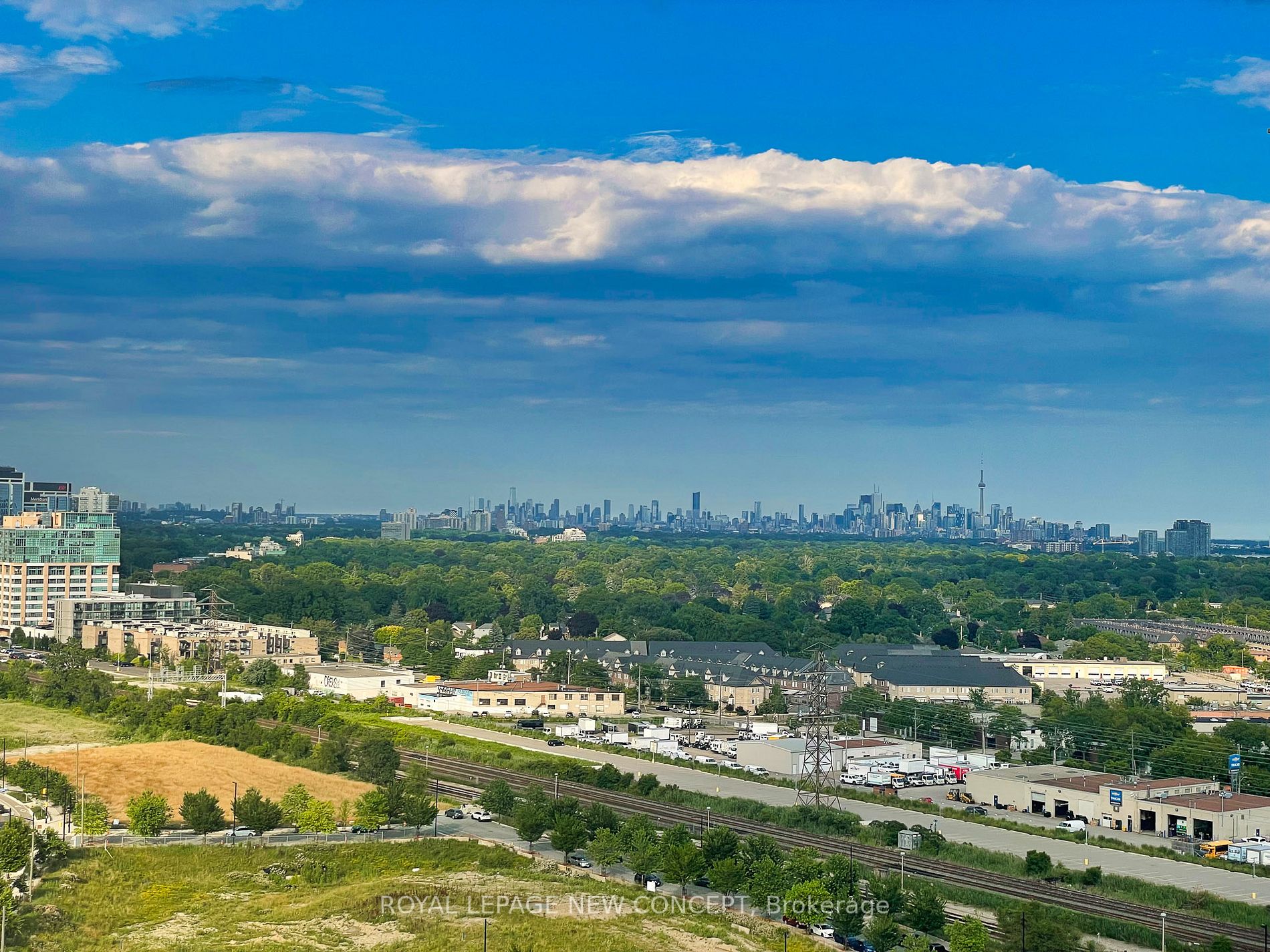 5229 Dundas St W, #1806