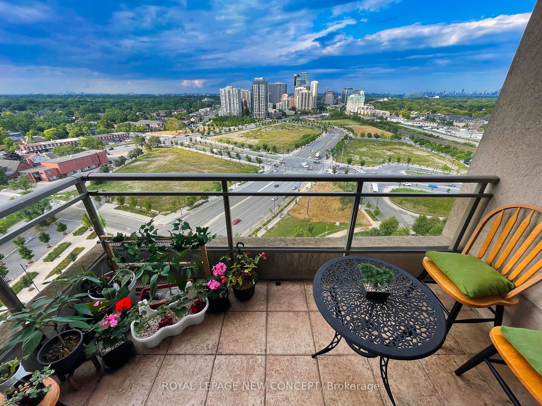 5229 Dundas St W, #1806