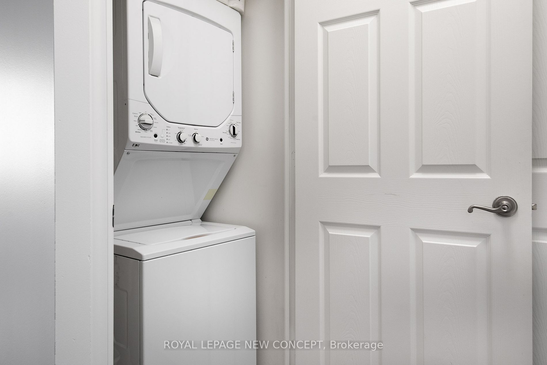 5229 Dundas St W, #1806