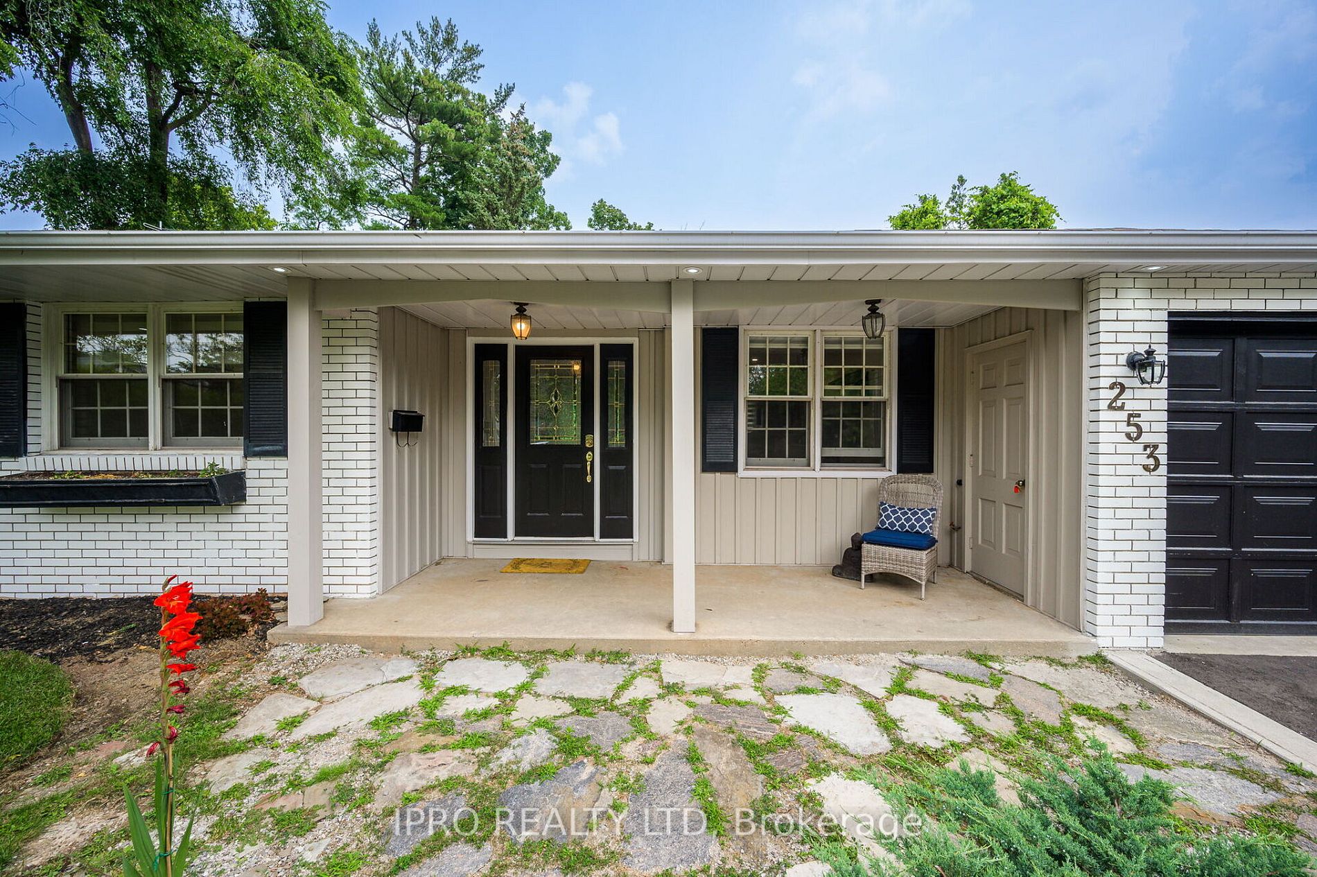 253 Appleby Line