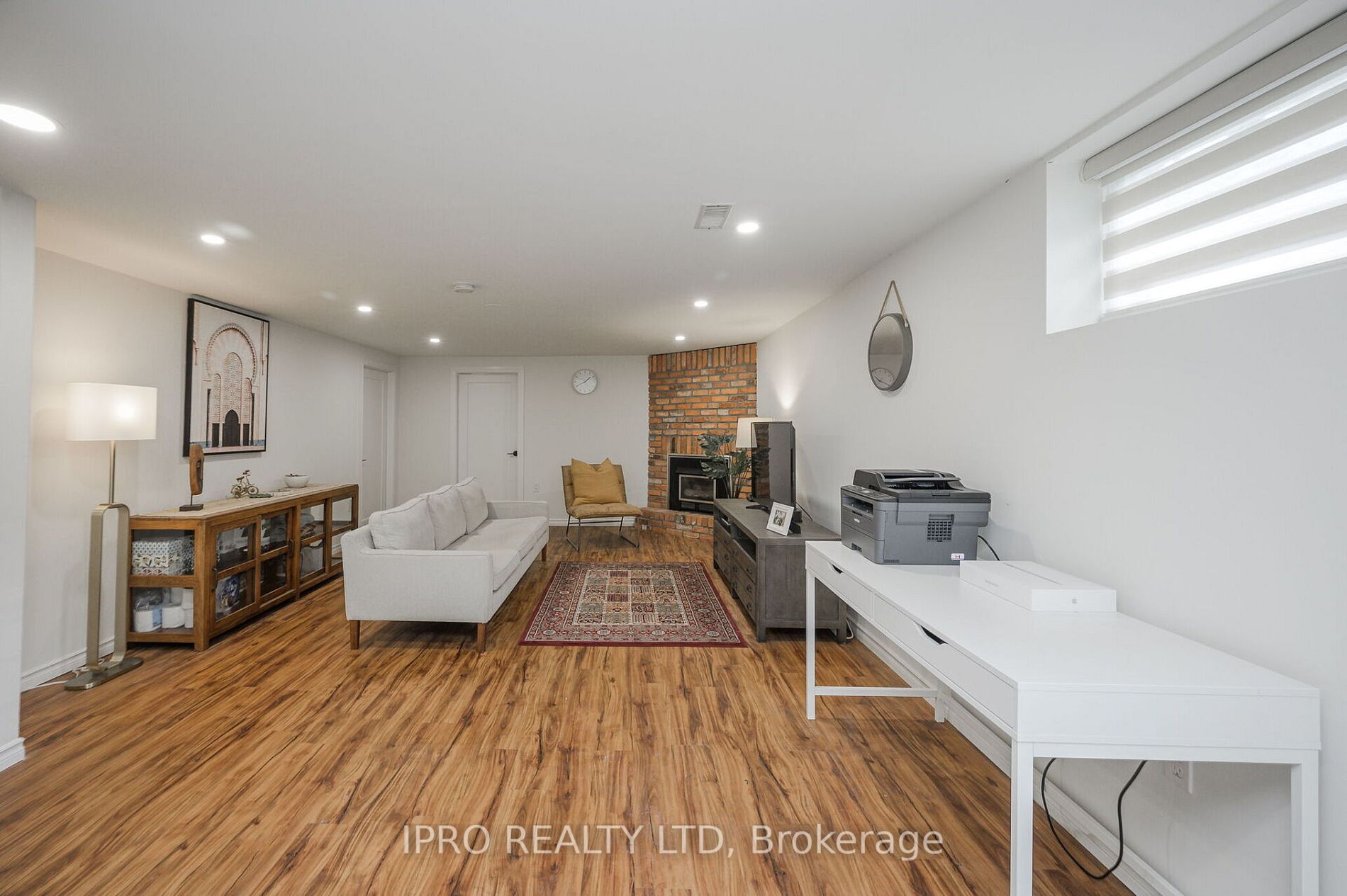 253 Appleby Line