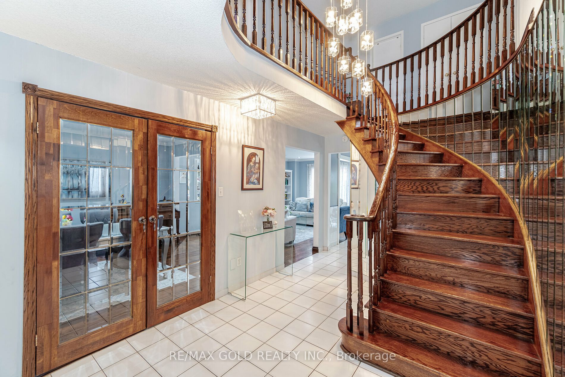 16 Creekview Crt