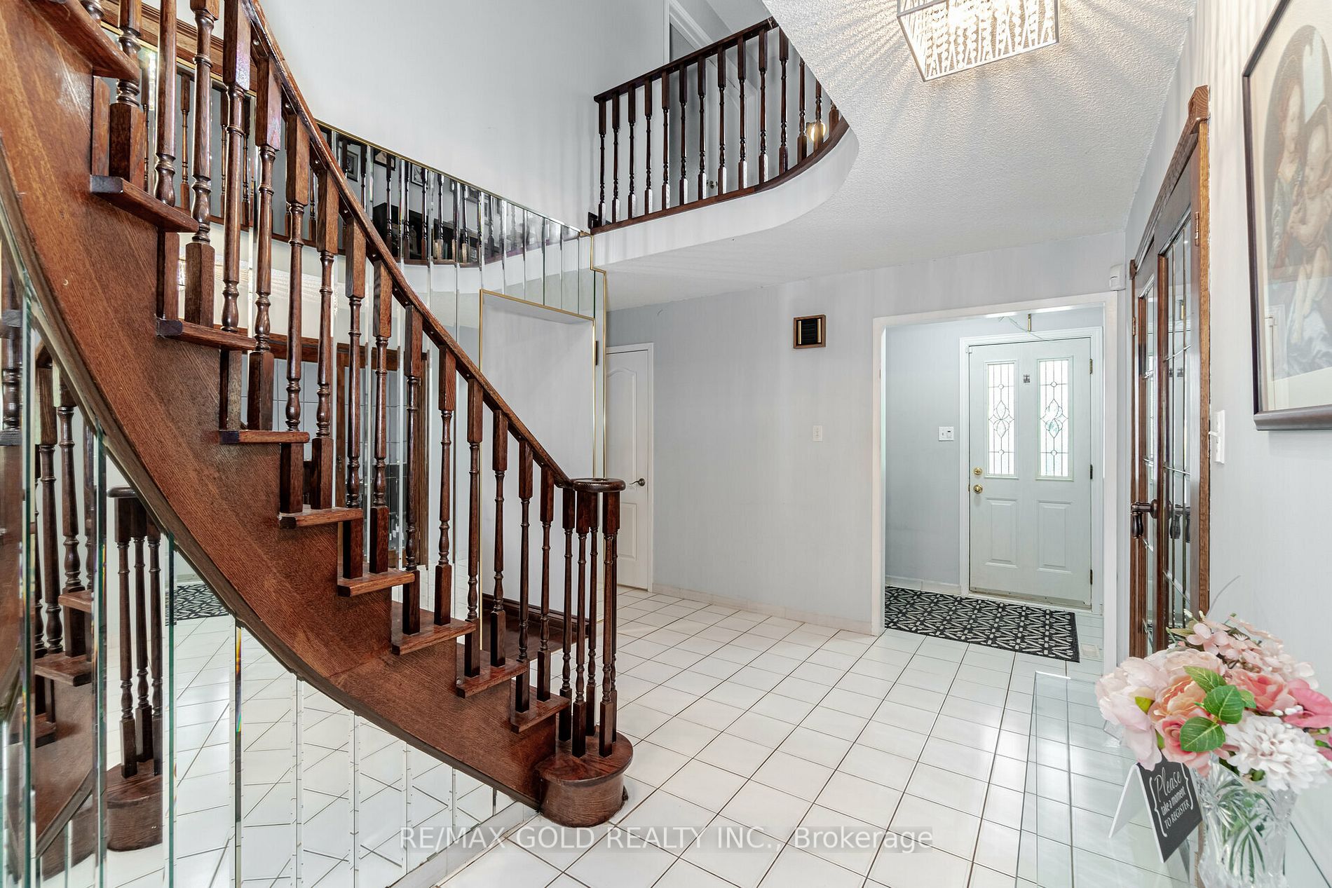 16 Creekview Crt