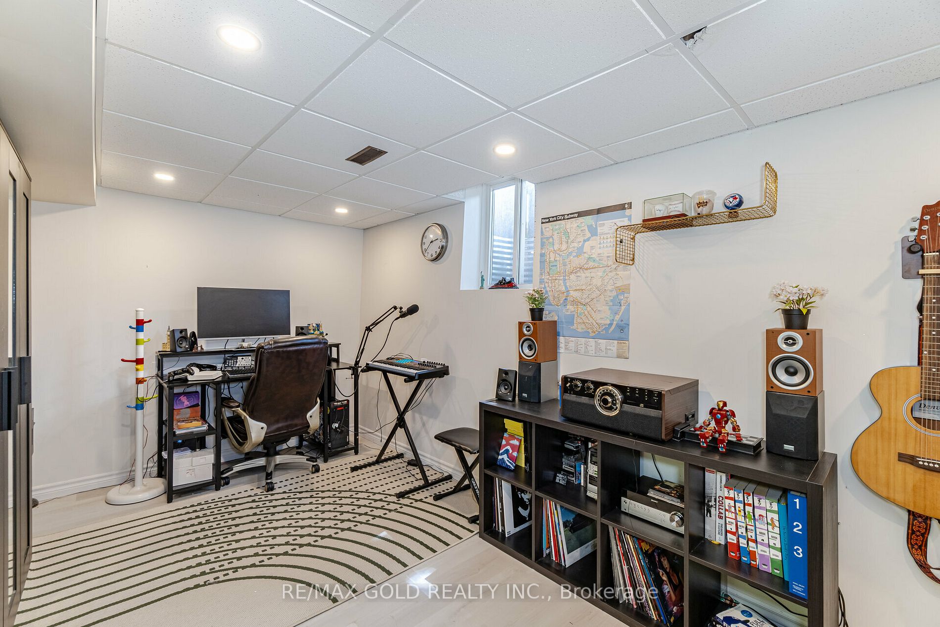 16 Creekview Crt