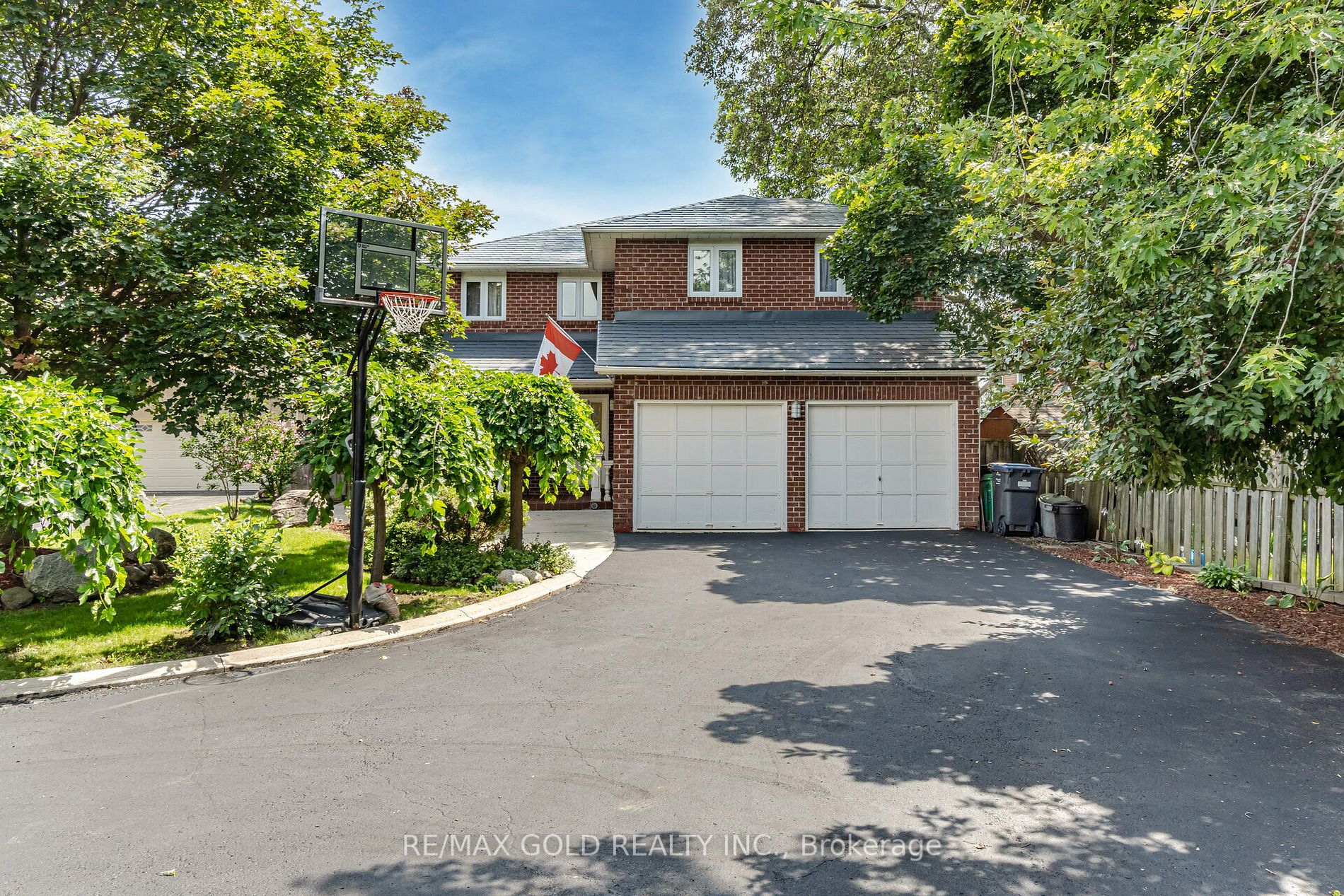 16 Creekview Crt