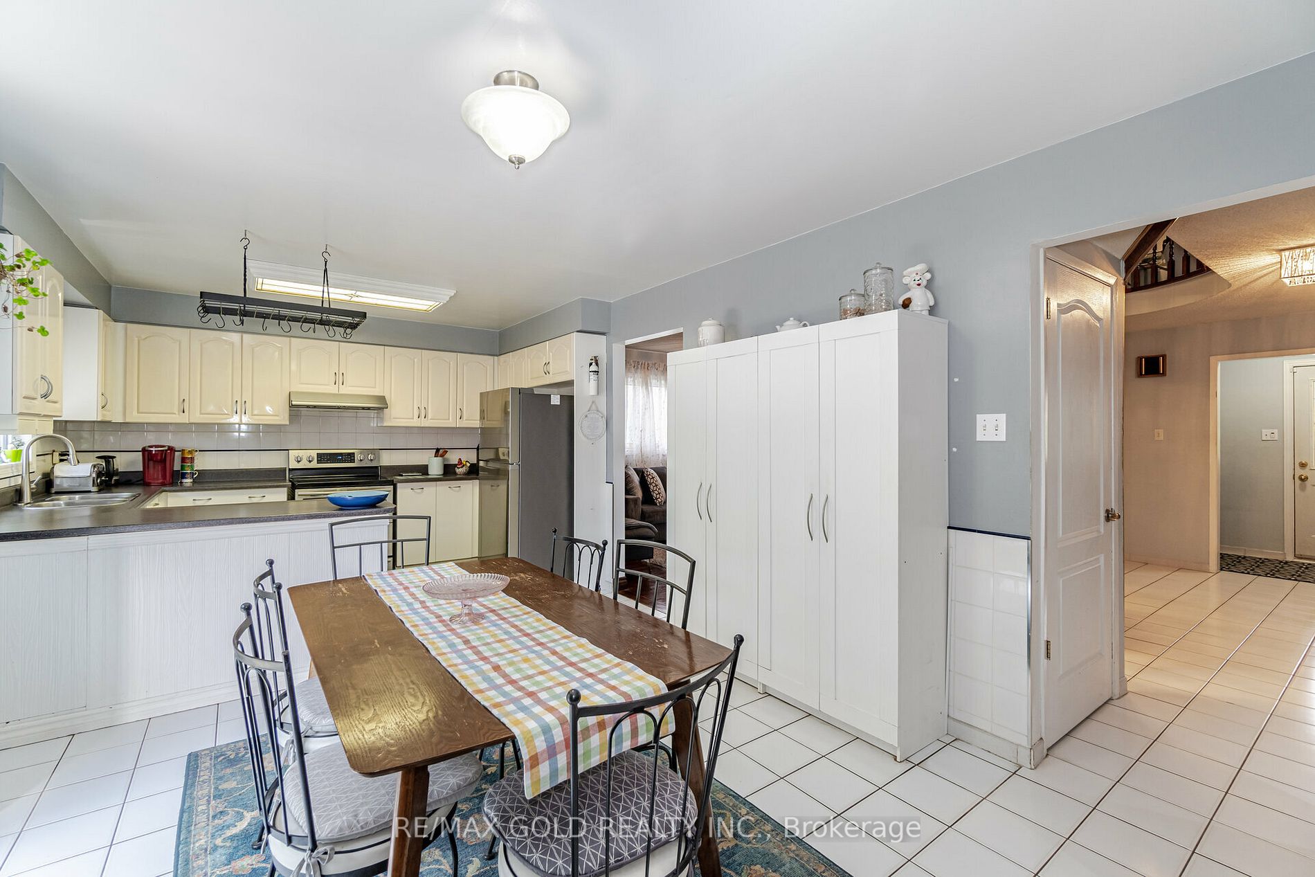 16 Creekview Crt